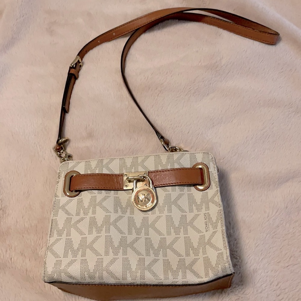 Micheal Kors crossbody bag